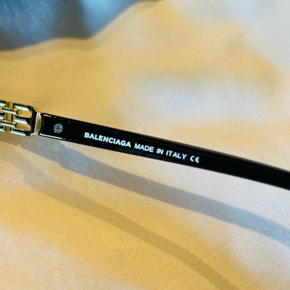 Balenciaga Black and Gold Sunglasses - Picture 5 of 6